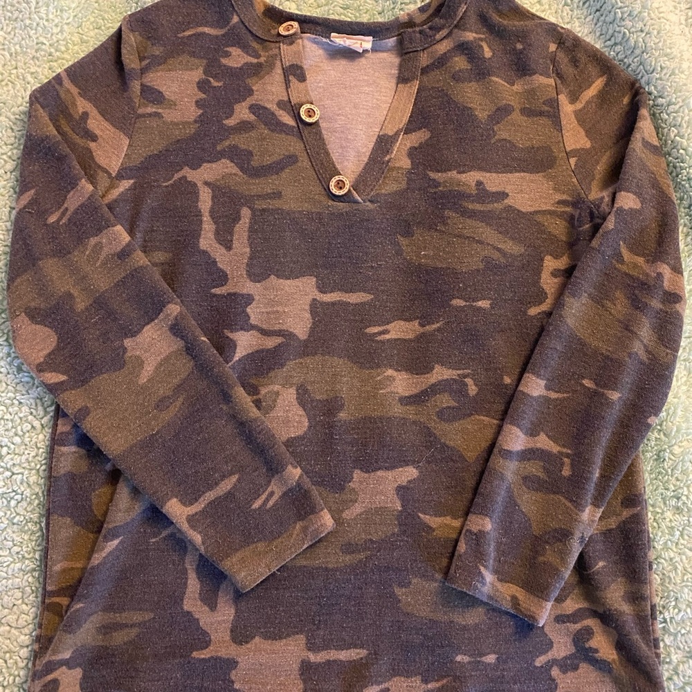 BiBi Army Green Camouflage Long Sleeve Top